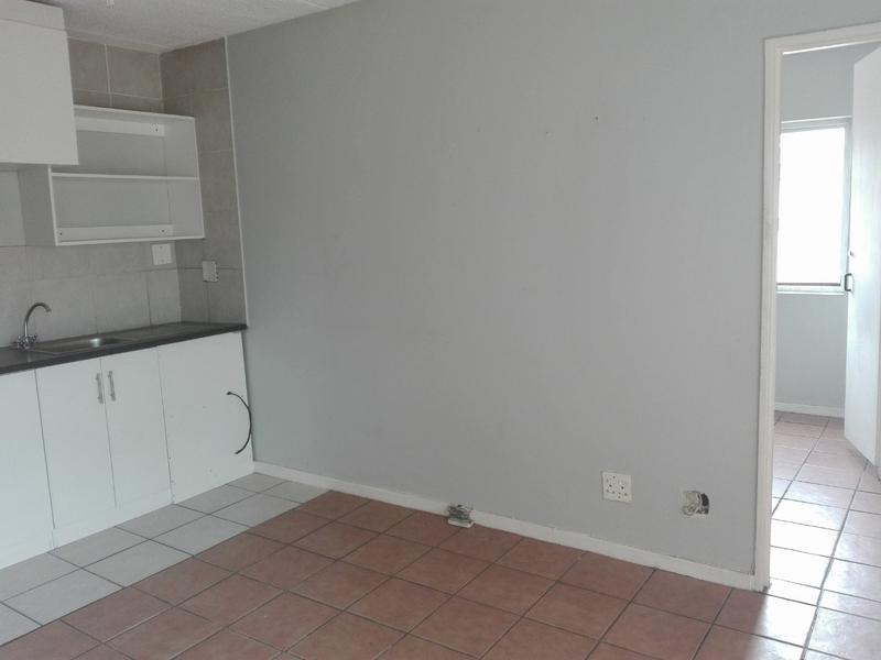 To Let 1 Bedroom Property for Rent in Guldenland Western Cape
